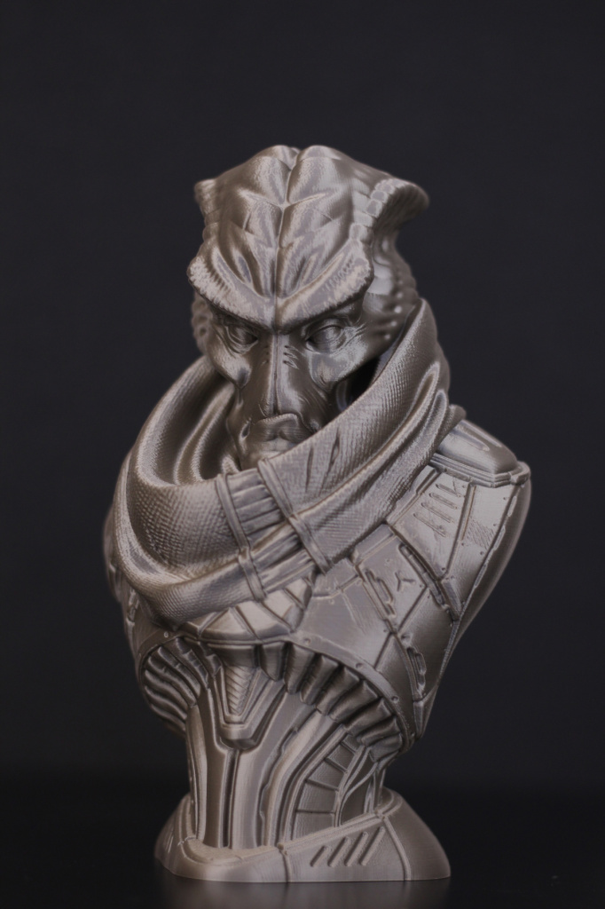 Alien-Bounty-Hunter-from-Eastman-printed-on-Sidewinder-X1-2.jpg