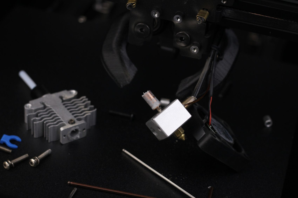 Creality-Ender-5-S1-Hotend-Bi-Metal-Heat-Break3.jpg