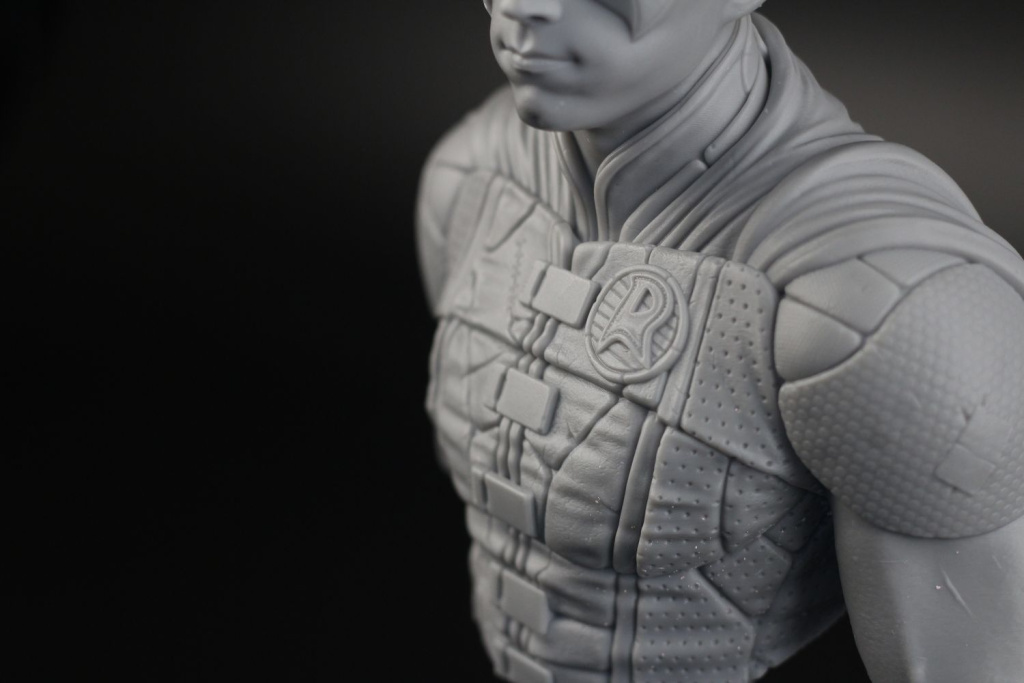 Robin-Bust-printed-on-Creality-Halot-Mage-Pro7.jpg