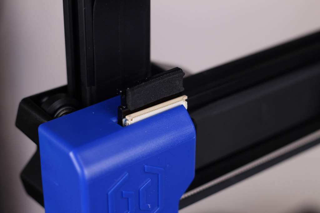 Sidewinder-X2-Ribbon-Cable-locking-clip-1.jpg