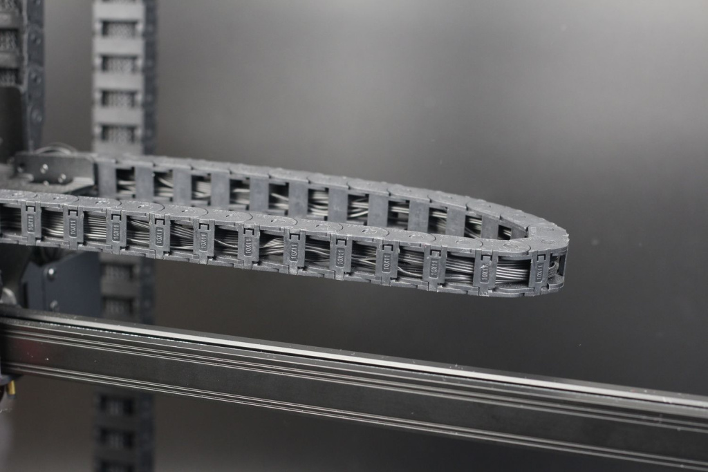 CR-M4-Drag-Chains1.jpg