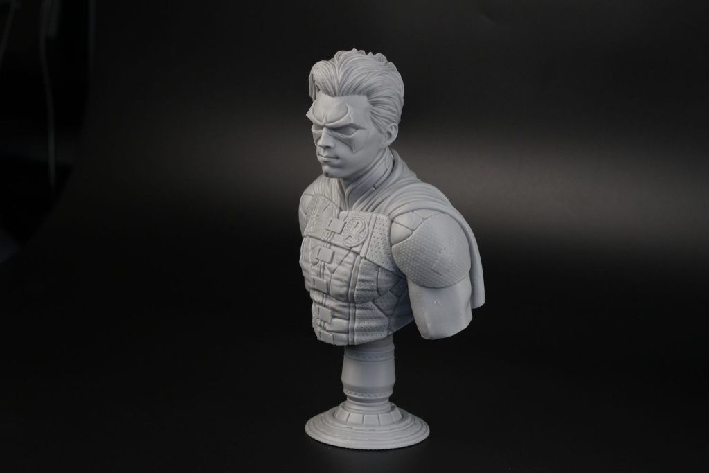 Robin-Bust-printed-on-Creality-Halot-Mage-Pro4.jpg