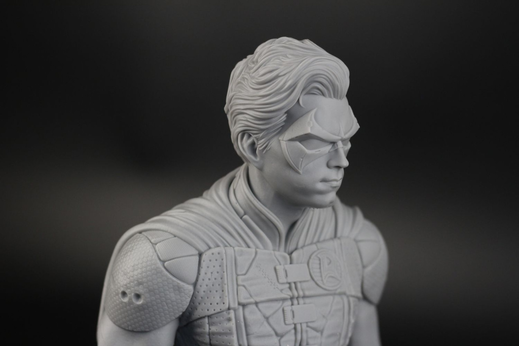 Robin-Bust-printed-on-Creality-Halot-Mage-Pro2.jpg