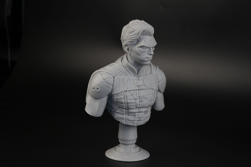 Robin-Bust-printed-on-Creality-Halot-Mage-Pro3.jpg