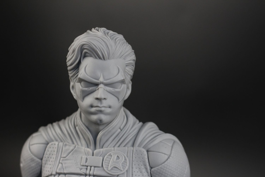 Robin-Bust-printed-on-Creality-Halot-Mage-Pro6.jpg