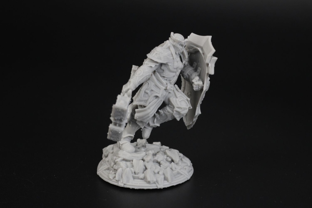 Pre-Sliced-Miniature-on-Halot-Mage-Pro4.jpg
